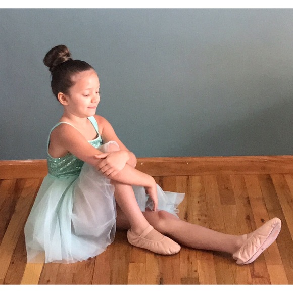 Welcome to Our Closet - Picture 4 of 8